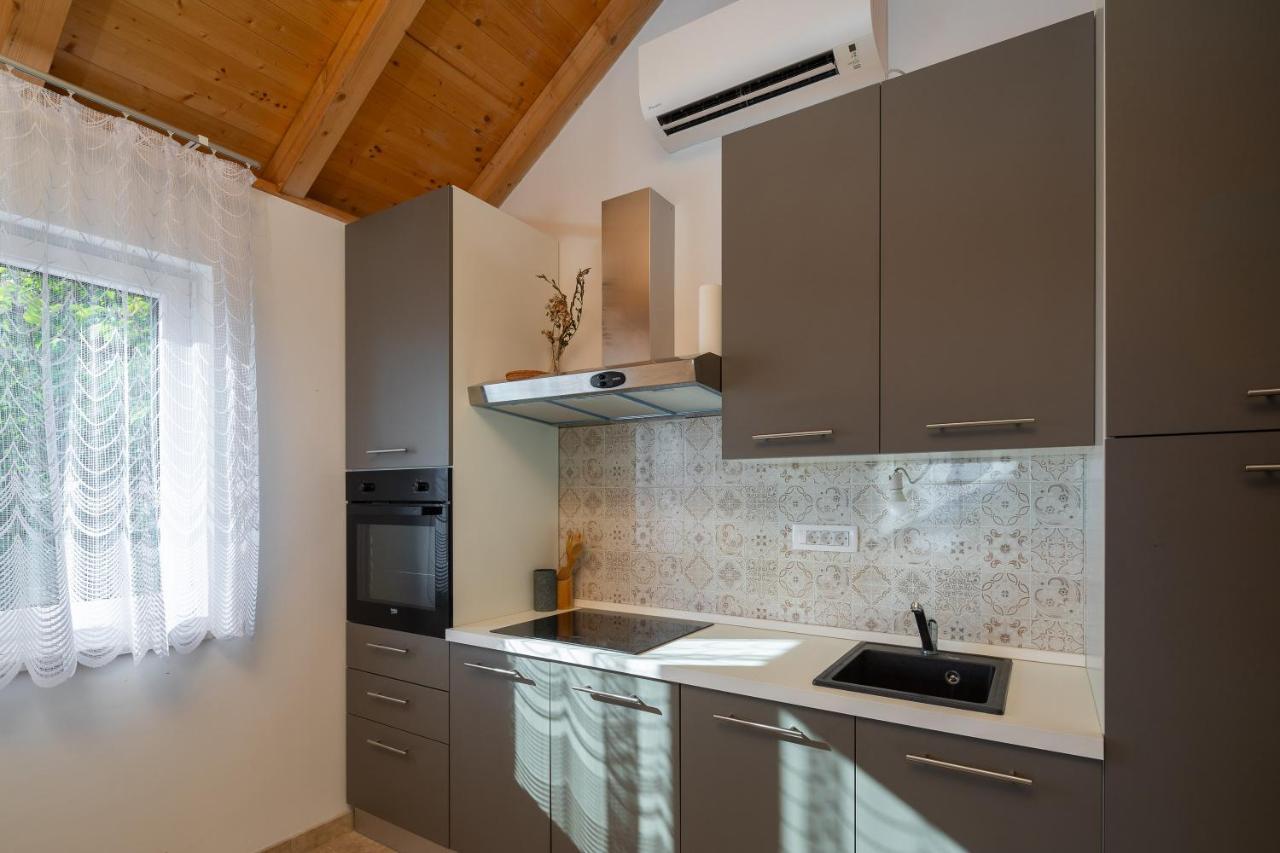 Villa Leoma With Heated Pool Marusici  Exterior foto